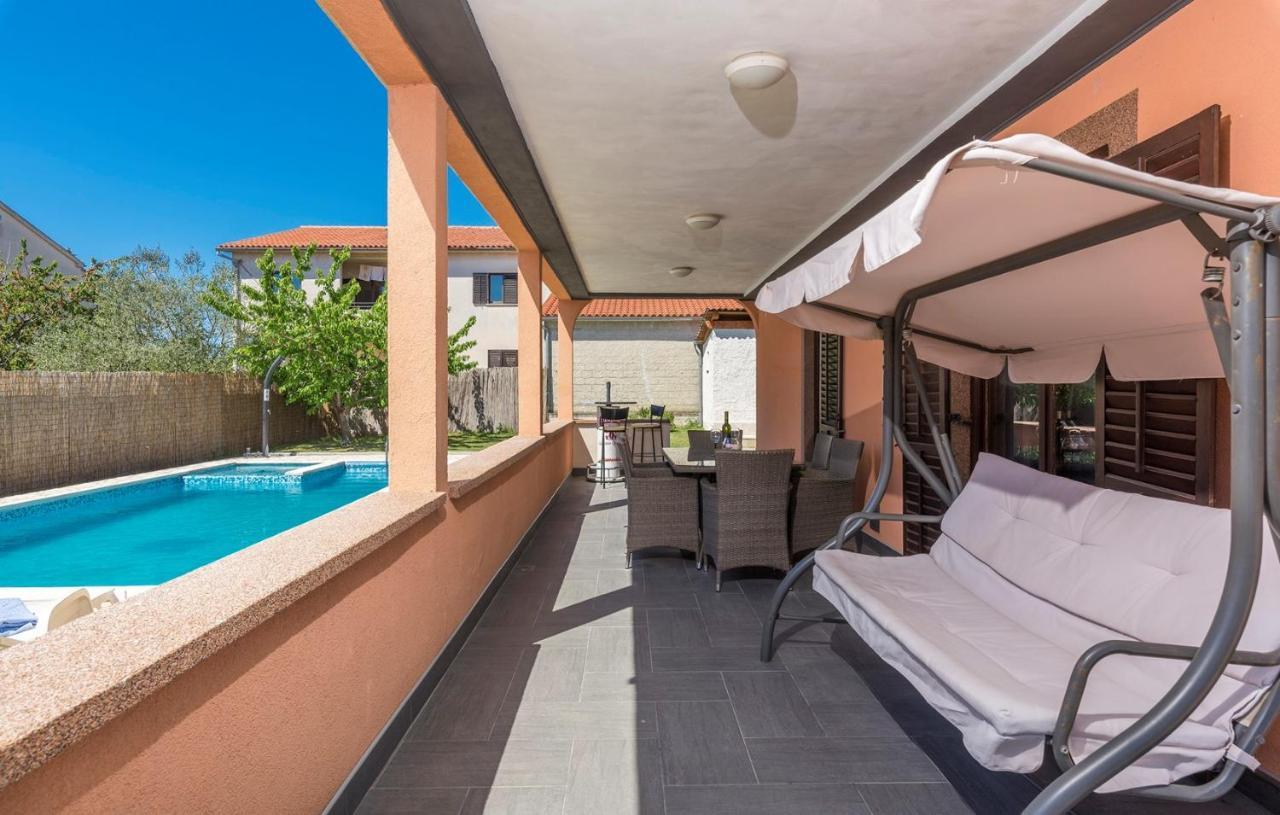 Emanuela With Private Pool Apartman Loborika Kültér fotó